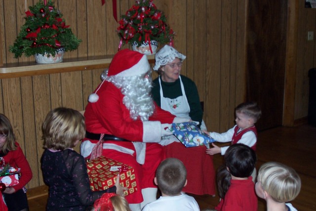 2004 RVFD Xmas Party - K of C Hall